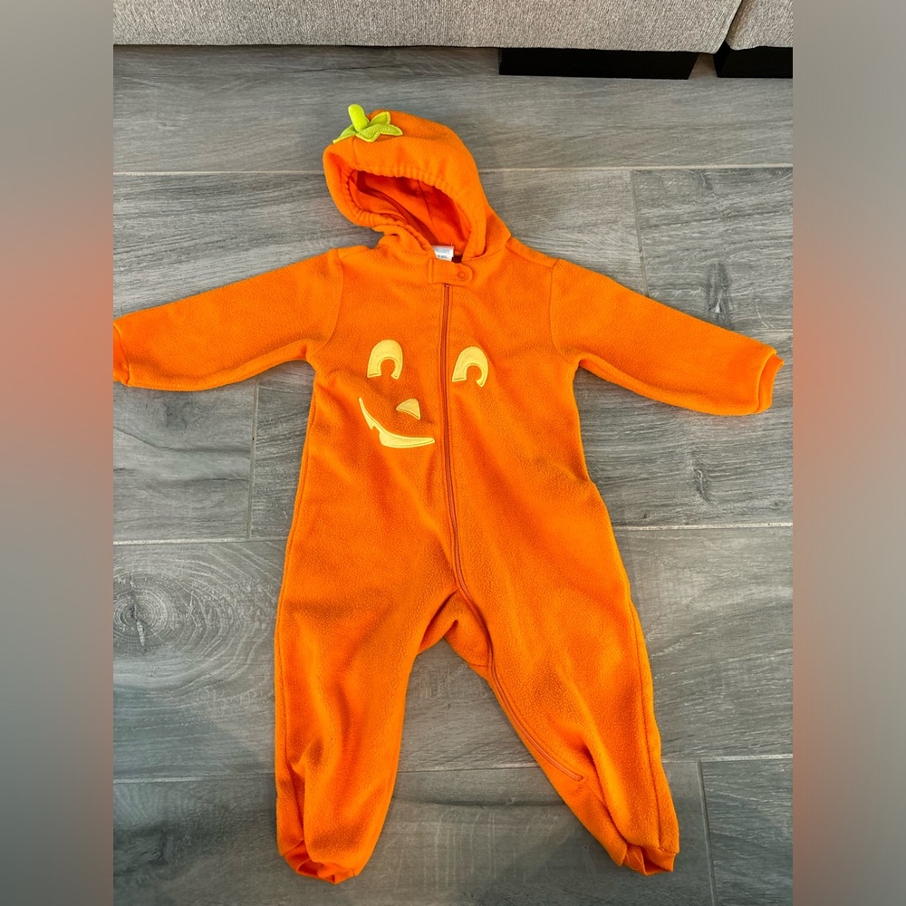 Gymboree size 12-18 months adorable pumpkin outfit.